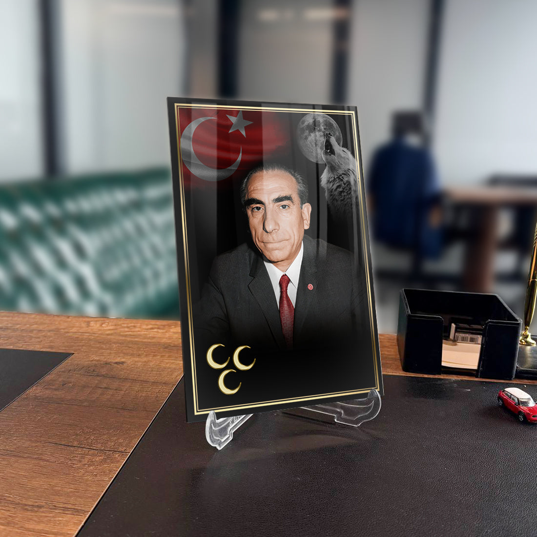 Alparslan Türkeş Cam Tablo