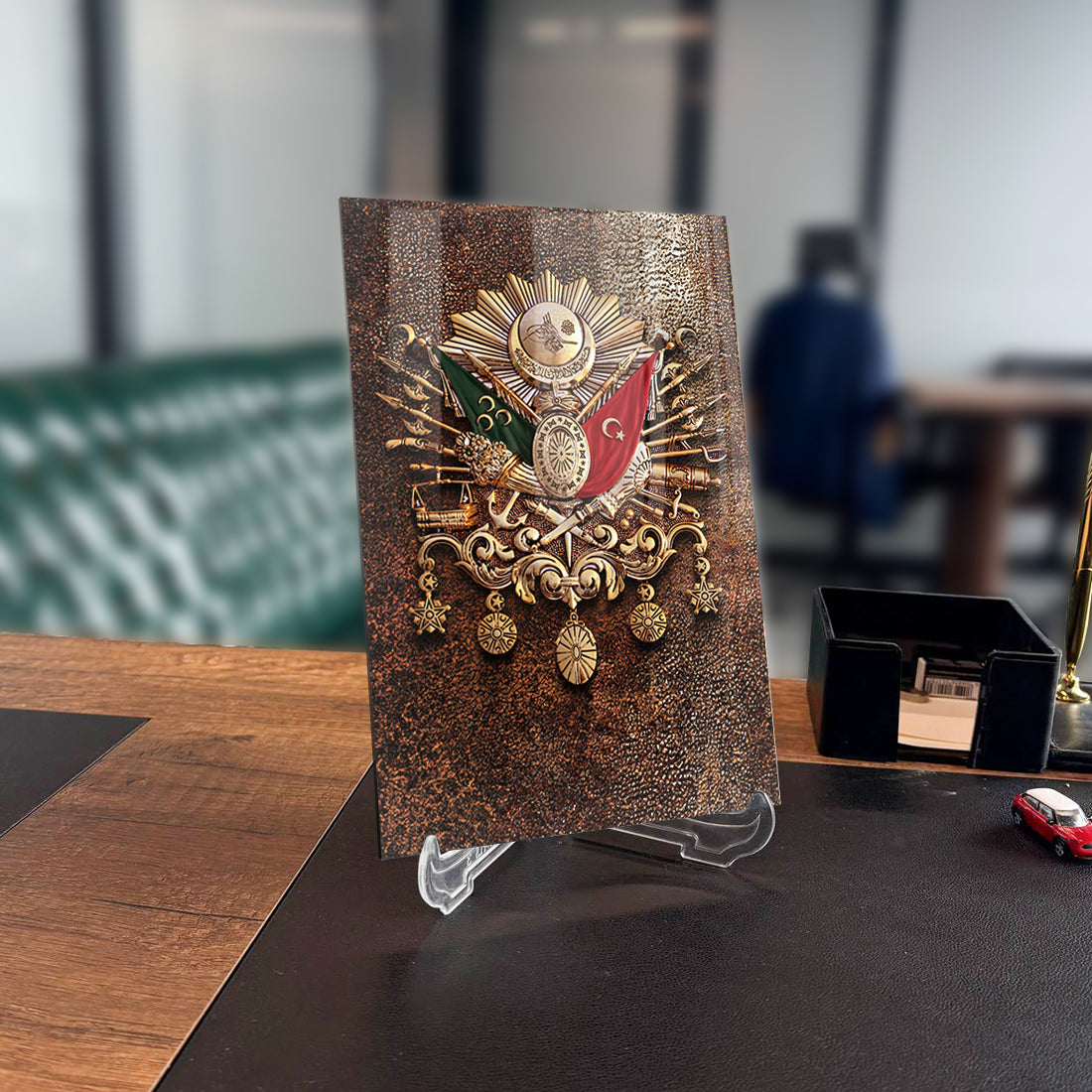 Osmanlı Tuğrası 4 mm kalınlığında temper cam tablo, yüksek kaliteli UV baskı ile tasarlanmıştır.