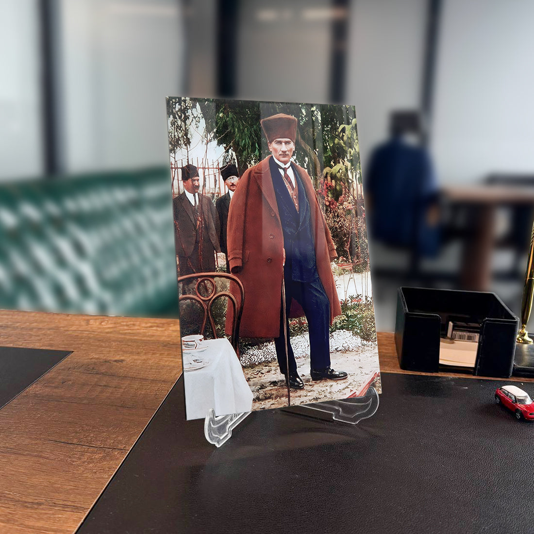 Atatürk 126 Cam Tablo, yüksek kaliteli UV baskı, modern ve şık masa dekoru, özel tasarım.