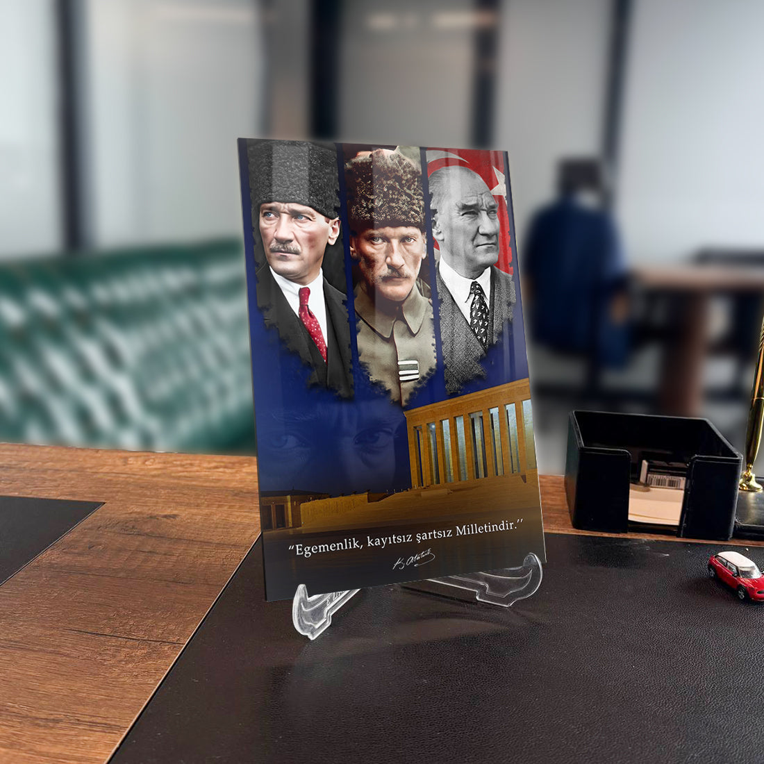 Atatürk 235 Cam Tablo with iconic portraits and quote, displayed elegantly on a desk.