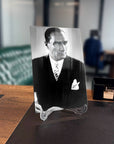 Atatürk 160 Cam Tablo, şık UV baskı, sağlam cam, modern ofis dekoru, yüksek kaliteli tasarım.
