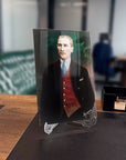 Atatürk 108 Cam Tablo, 4mm kalınlığında temperlenmiş camdan özel tasarım. Ofis dekorasyonu için şık ve dayanıklı.