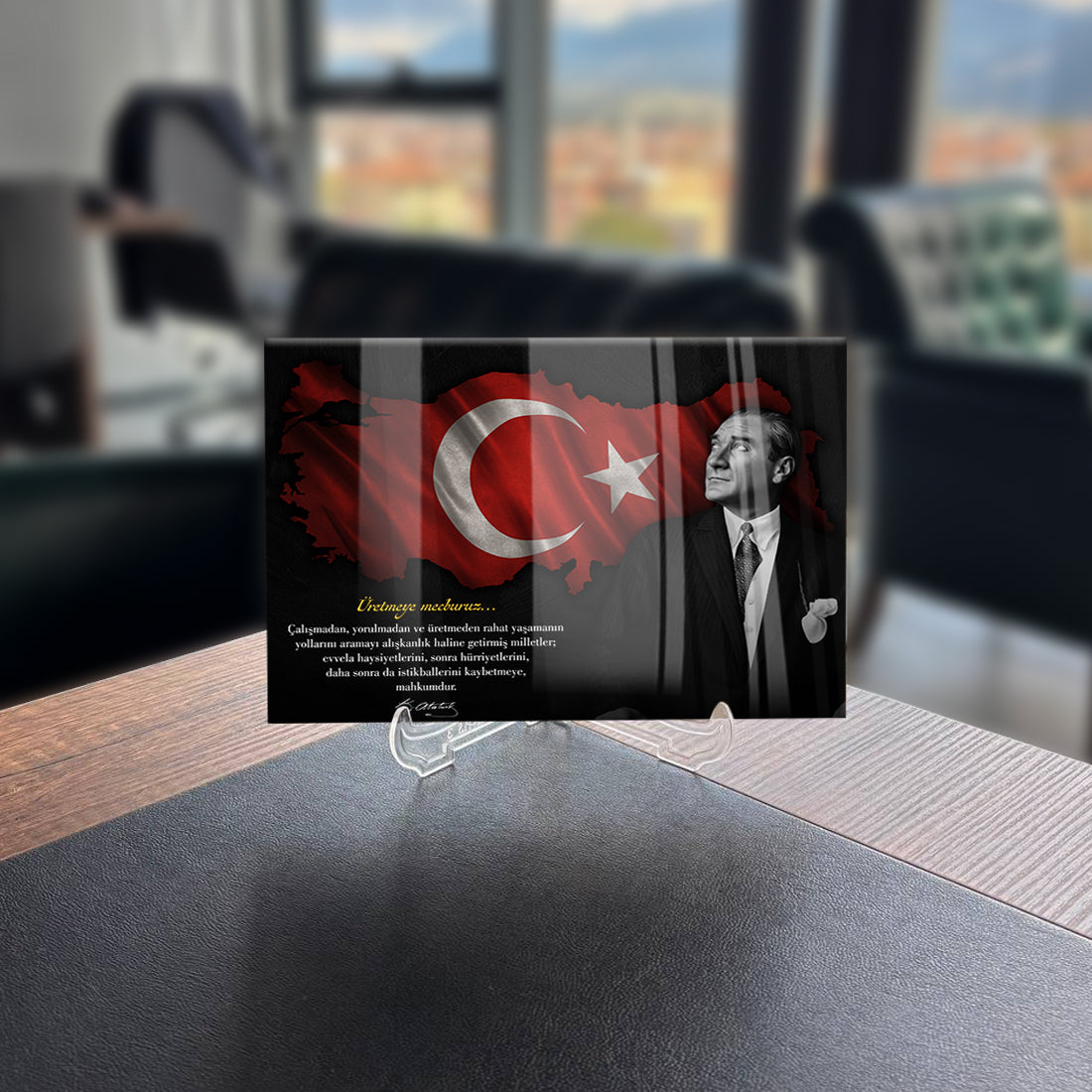 Atatürk 251 Cam Tablo featuring a portrait of Atatürk and Turkish flag design on high-quality glass.
