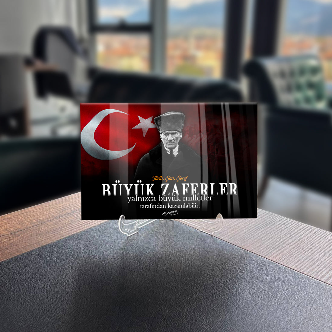 Atatürk themed tempered glass art piece featuring Turkish flag with quote 'Rüyik Zaferler' on a display stand.