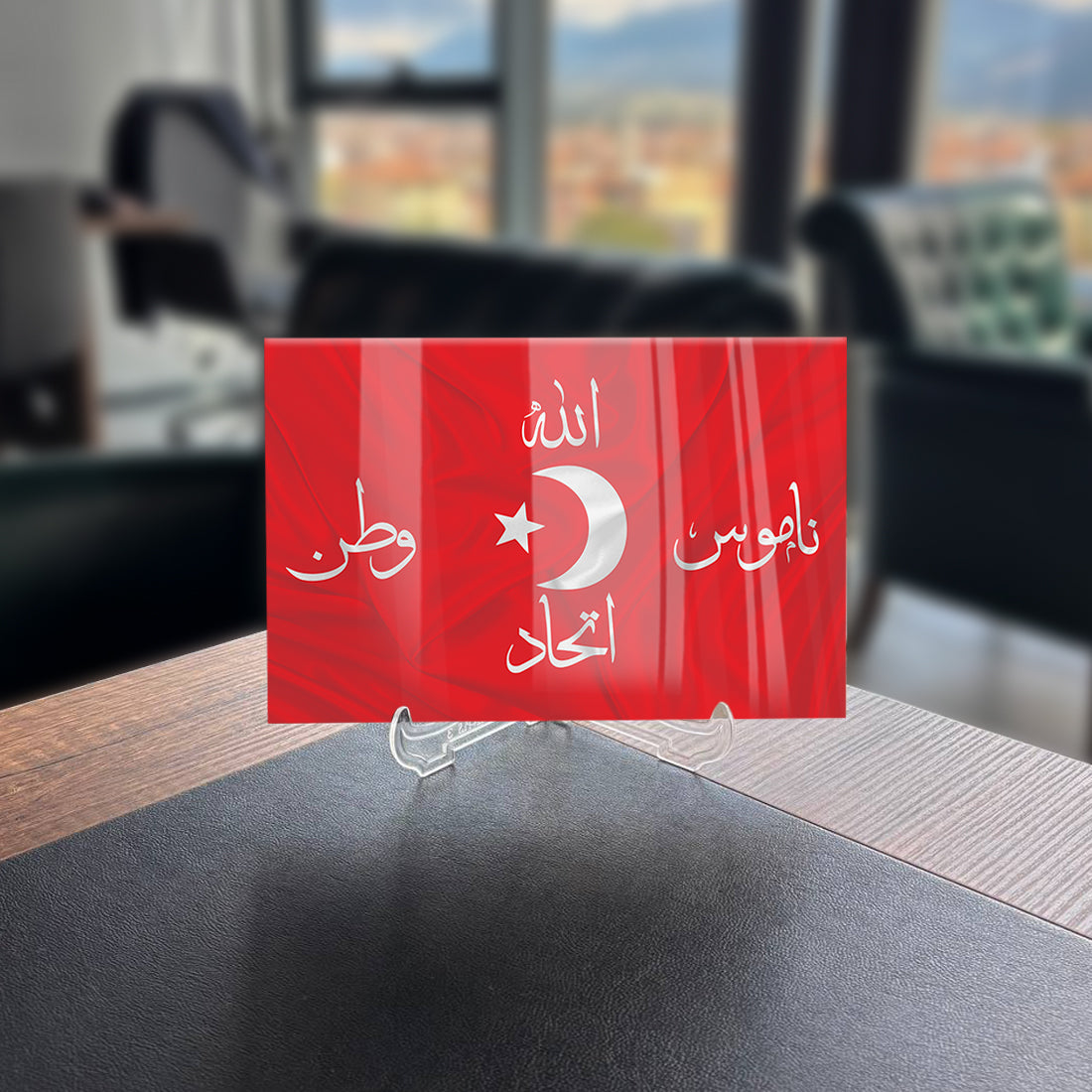 İttihat ve Terakki Bayrağı cam tablo, 4 mm kalınlığında temperli cam, özel UV baskı ile tasarlanmış.