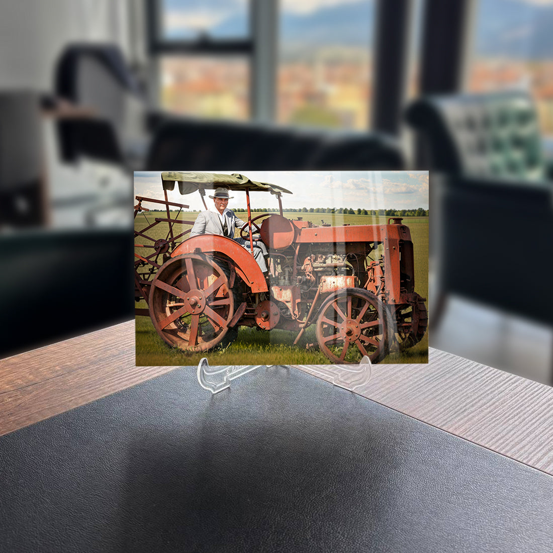 Atatürk 249 Cam Tablo showcasing a vintage tractor with a driver, perfect for rustic decor lovers.
