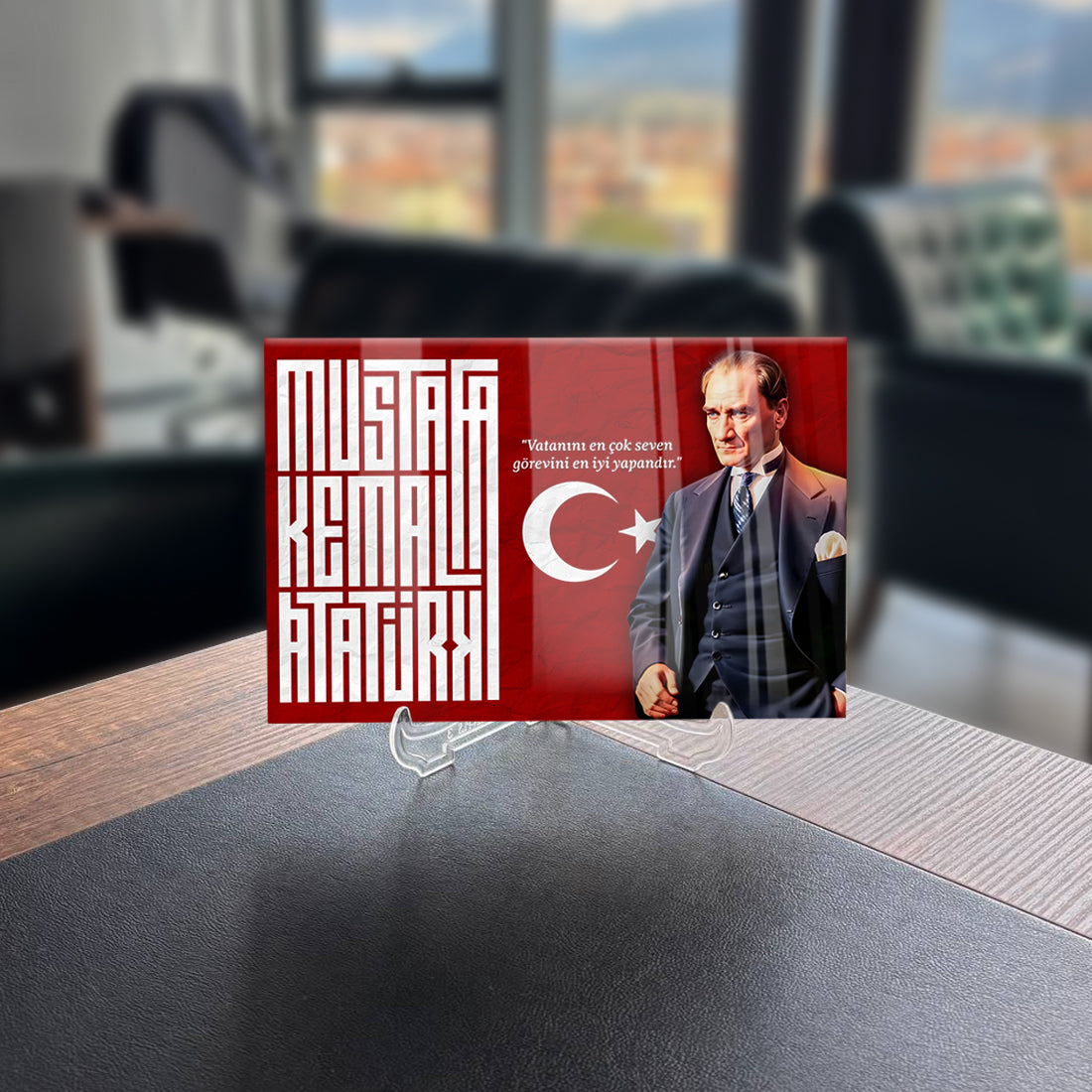 Atatürk 257 Cam Tablo with UV print, showcasing Mustafa Kemal Atatürk in a stylish display.