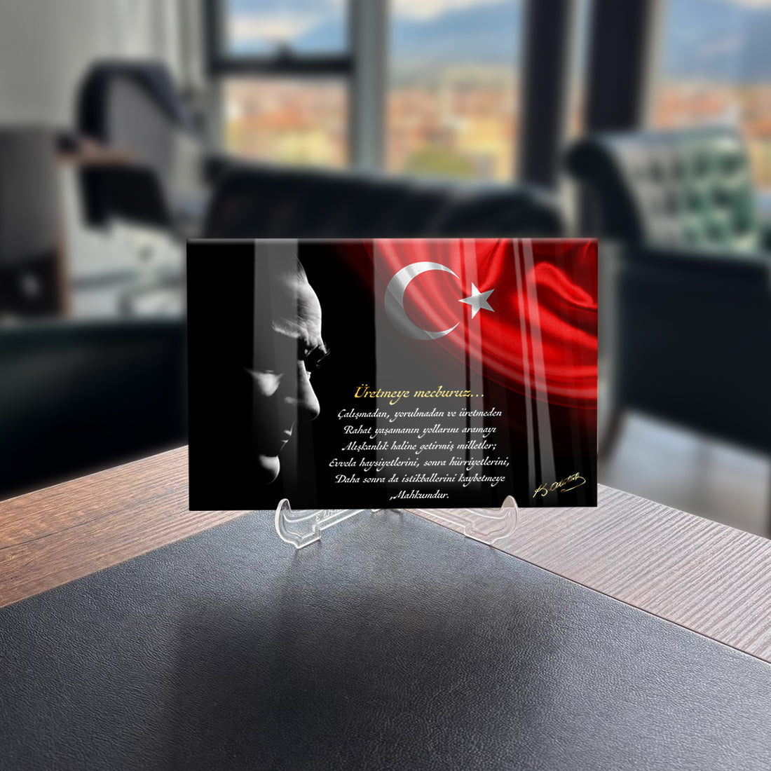 Atatürk 147 Cam Tablo featuring a portrait of Atatürk with Turkish flag design, 4mm thick tempered glass decor.