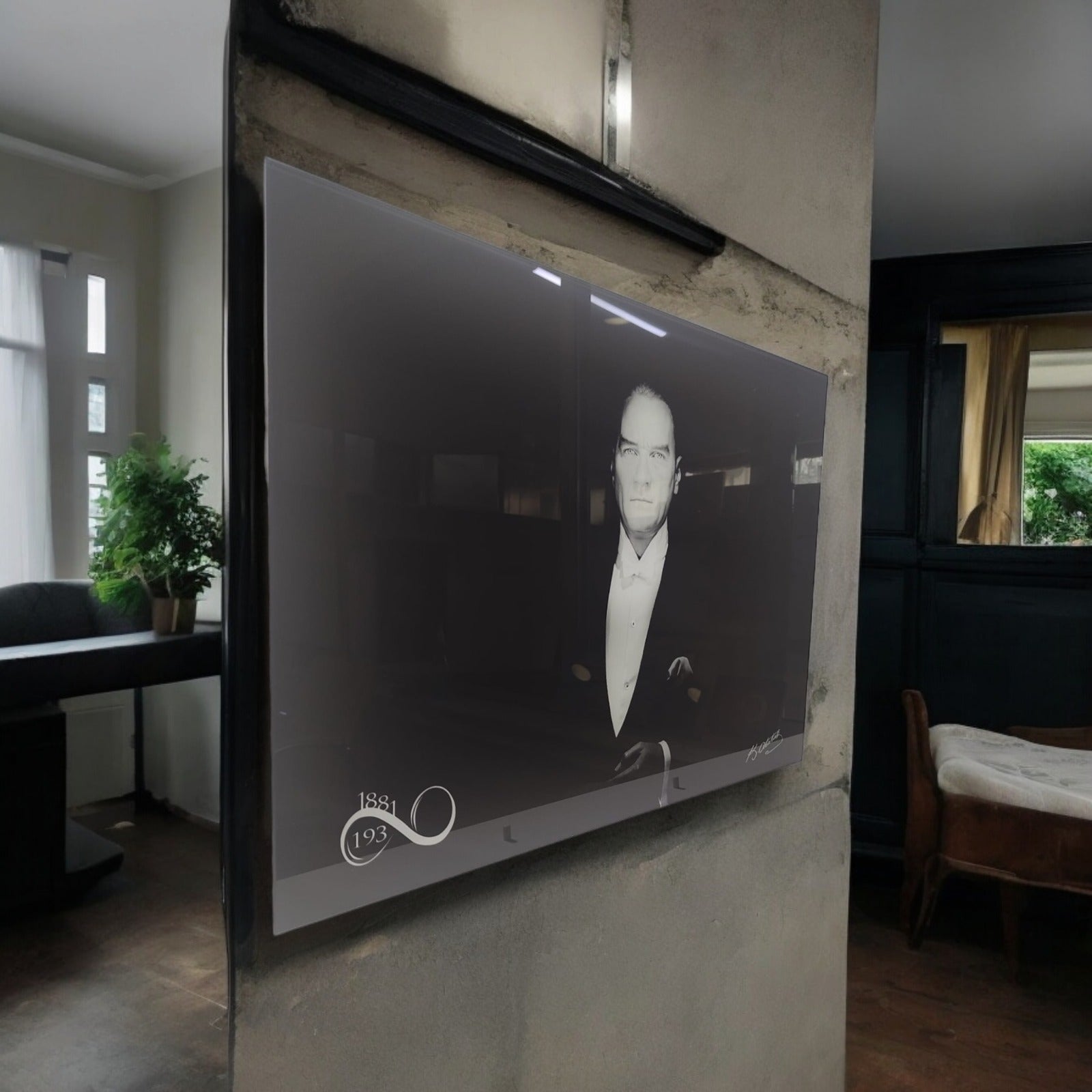 Atatürk 109 Cam Tablo high-quality UV printed glass artwork, showcasing a stylish interior display.