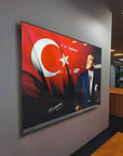 Atatürk 38 Cam Tablo, UV baskı ile tasarlanmış cam tablo, Türk bayrağı ve Atatürk portresi.