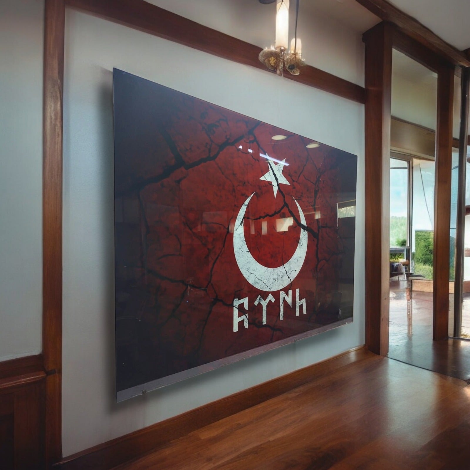 Göktürkçe Bayrak Cam Tablo, 4 mm temperli cam, yüksek kaliteli UV baskı, modern tasarım.