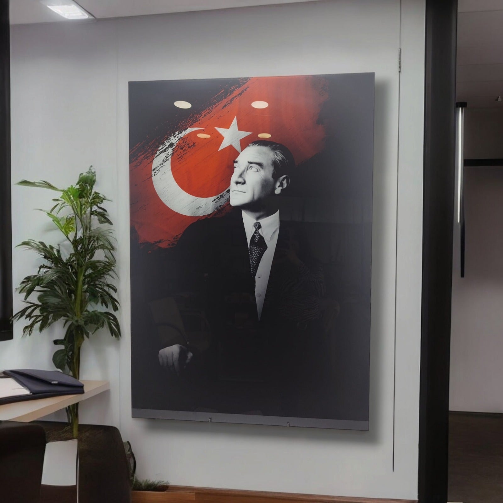Atatürk 11 cam tablo with Turkish flag background, high-quality UV print on durable glass.