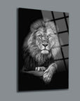 Black and white glass art featuring a majestic lion, showcasing intricate detail and bold expression.