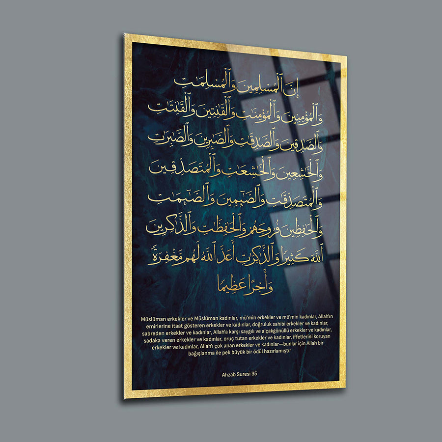 Azap Suresi 35 Cam Tablo, SRD Concept, 4 mm kalınlığında yüksek kaliteli UV baskı ile tasarlanmış.
