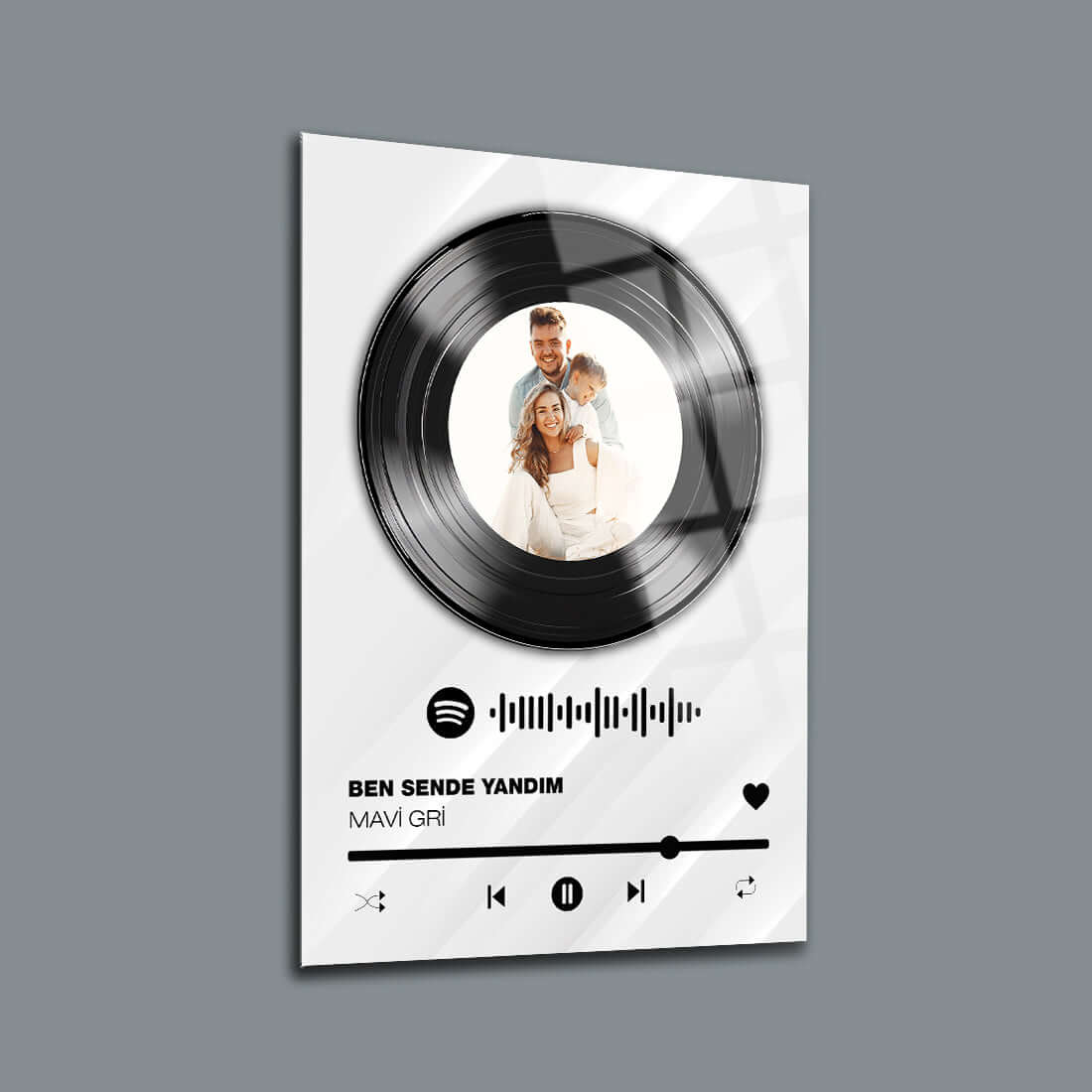 Kişiye özel tasarım cam tablo, müzik temalı, fotoğraflı ve UV baskılı, modern dekoratif parça.