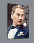 Atatürk Yapay Zeka 10 Cam Tablo with elegant portrait in tuxedo featuring classic details and UV printing.