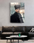 Atatürk Yapay Zeka 15 Cam Tablo, modern oturma alanında şık bir dekorasyon unsuru olarak sergilendi.