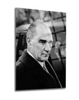 Atatürk 172 Cam Tablo, 4 mm kalınlığında dayanıklı cam, şık tasarım, UV baskı, özel ambalaj ile korunmuş