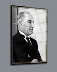 Atatürk 177 Cam Tablo, şık tasarıma sahip, yüksek kaliteli UV baskı ile yapılmış temper cam tablo.
