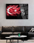 Atatürk 182 Cam Tablo showcasing a dynamic Turkish flag design, enhancing modern home decor.