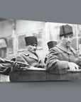 Atatürk 212 Cam Tablo featuring historical figures in vintage attire, a quality tempered glass art piece.