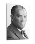Atatürk 217 Cam Tablo, şık tasarımı ile ev dekorasyonuna şıklık katar, yüksek kaliteli temper camdan üretildi.