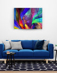 Renk Dalgaları Cam Tablo, canlı renklerle modern oturma odası dekorasyonu için şık bir sanat eseri.