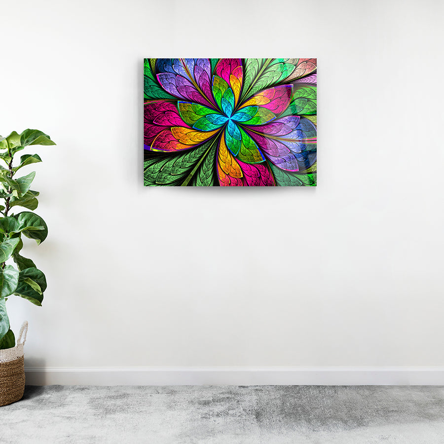 Rengarenk yaprak desenli cam tablo, şık ve modern iç mekan dekorasyonu için ideal.