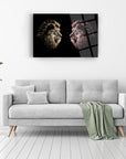 İkiz Aslan Cam Tablo; modern oturma odası dekorasyonu için eşsiz UV baskı tasarımı.