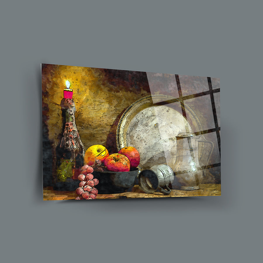 Köy Mutfağı Cam Tablo, şarap şişesi, meyve tabağı ve mutfak gereçleri ile sıcak bir mutfak sahnesi.