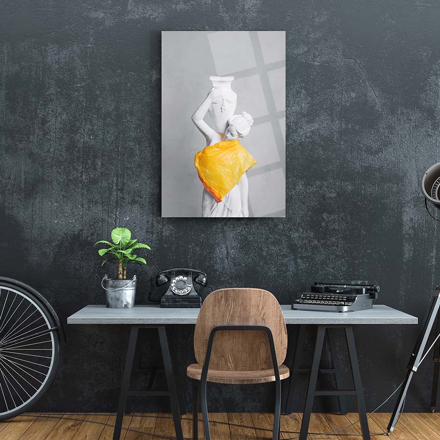 Roma Köylüsü Heykeli Cam Tablo; modern dekorasyon için zarif ve yaratıcı bir sanat eseri.