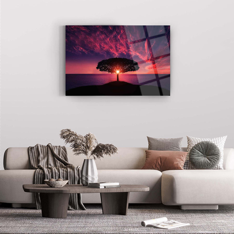 Ağaç Günbatımı Cam Tablo, özel tasarım UV baskı ile kaliteli temperli camda, şık oturma odası dekorasyonu için.