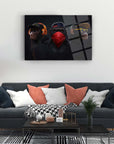 Belalı Maymunlar Cam Tablo showcasing stylish monkeys with headphones and sunglasses, enhancing modern living room decor.