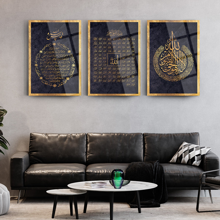 Elegant 3-piece glass wall art set featuring Islamic calligraphy and Ayetel Kürsi in a modern living room decor.