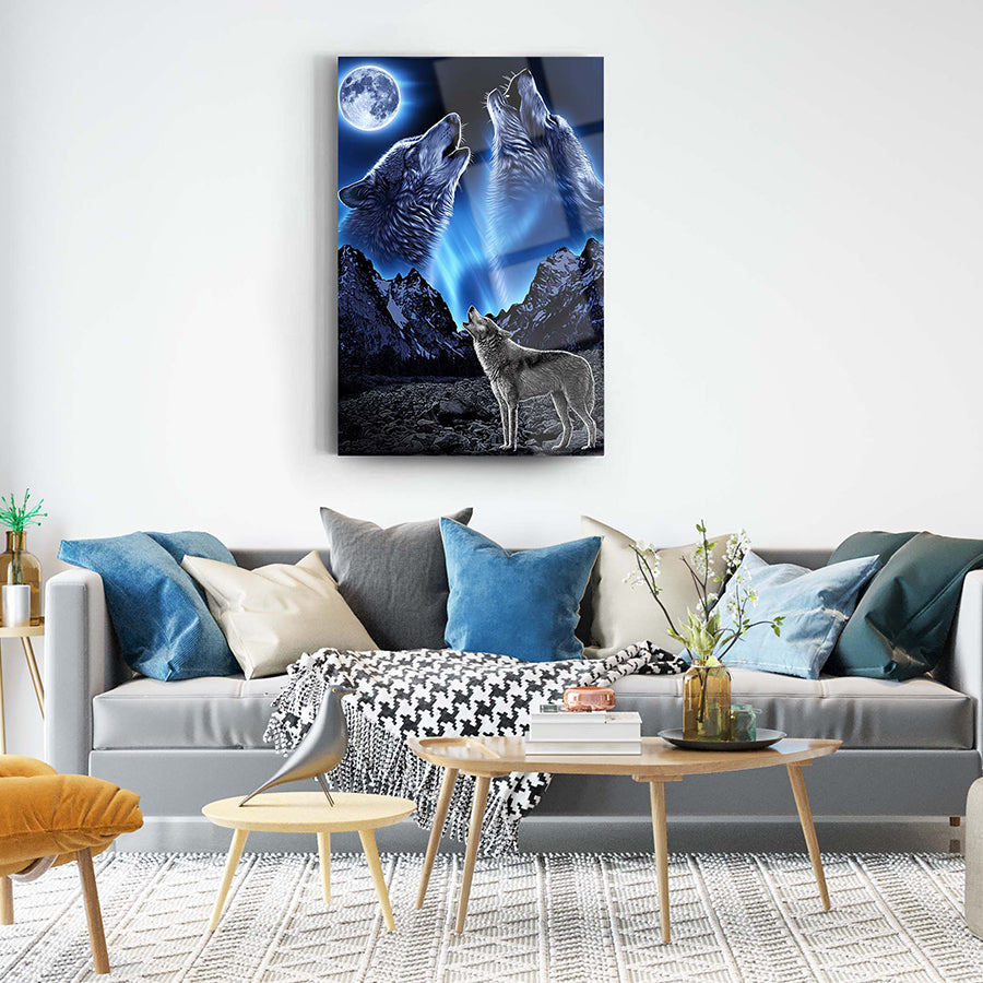 Dolunayda Kurtlar cam tablo, modern dekor için şık wolf tasarımı, sıcak bir oturma odasında sergilenen sanat eseri.