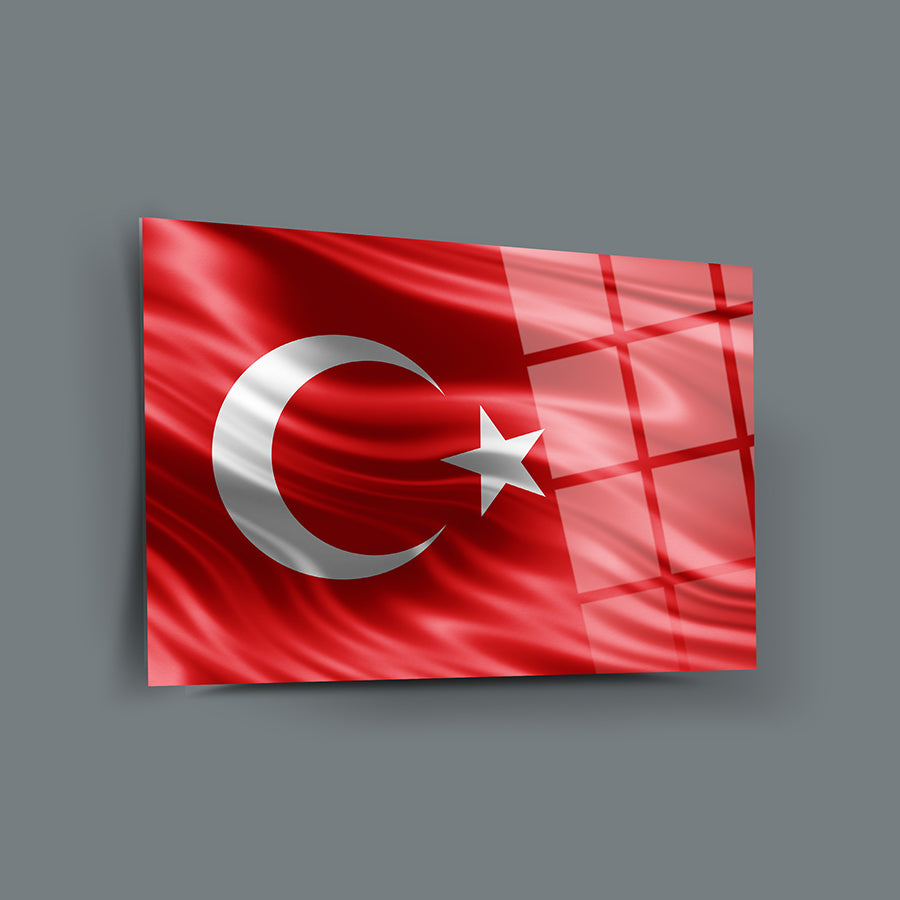 Şık Türk Bayrağı tasarımı, 7 mm kalınlığında cam tablo, dayanıklı ve yüksek kaliteli UV baskı.