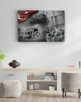 Çanakkale Geçilmez Cam Tablo featuring historical imagery and the Turkish flag, perfect for modern interiors.
