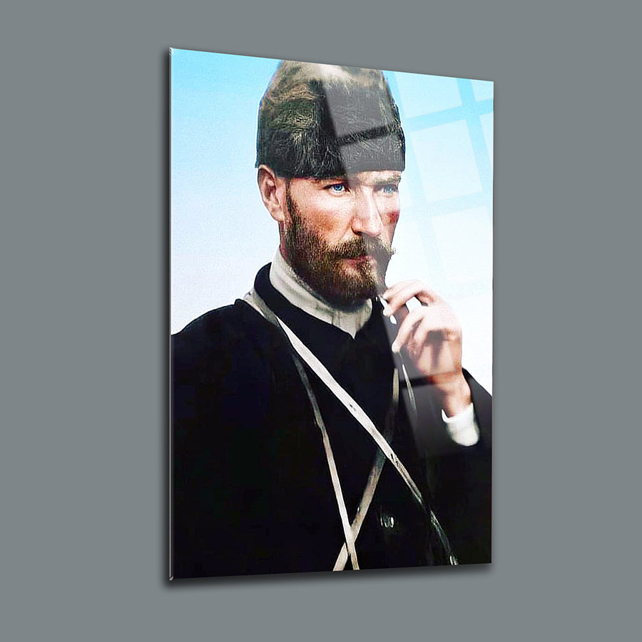 Atatürk 56 Cam Tablo, yüksek kaliteli UV baskı ile üretilmiş, 4 mm kalınlıkta temperli cam tablo.