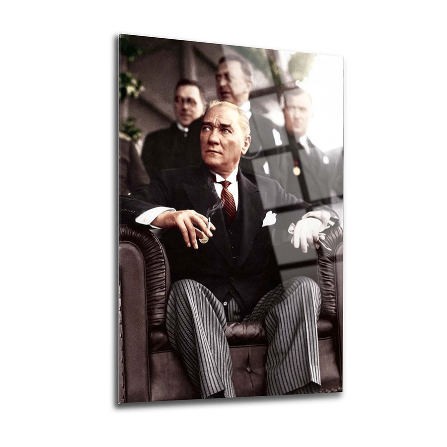 Atatürk 62 Cam Tablo, 4 mm kalınlığında temper cam, yüksek kaliteli UV baskı, özel koruma ambalajında.