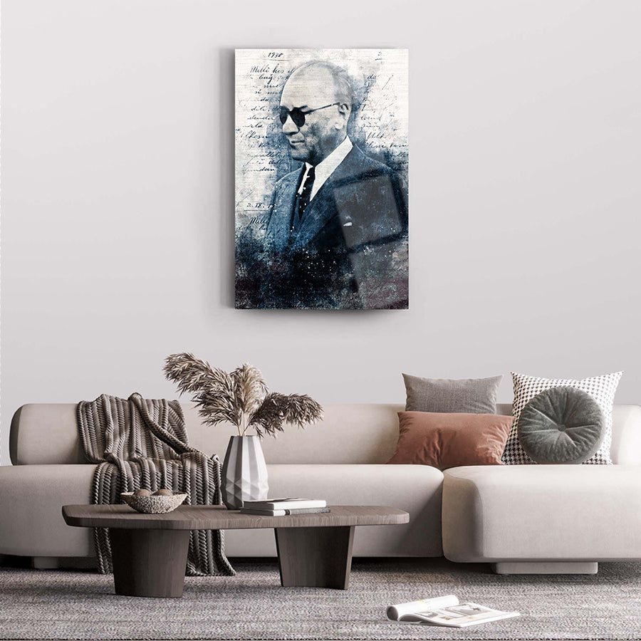 Atatürk 66 Cam Tablo, modern tasarım ile şık oturma odası dekorasyonu için ideal, yüksek kaliteli UV baskılı cam tablo.