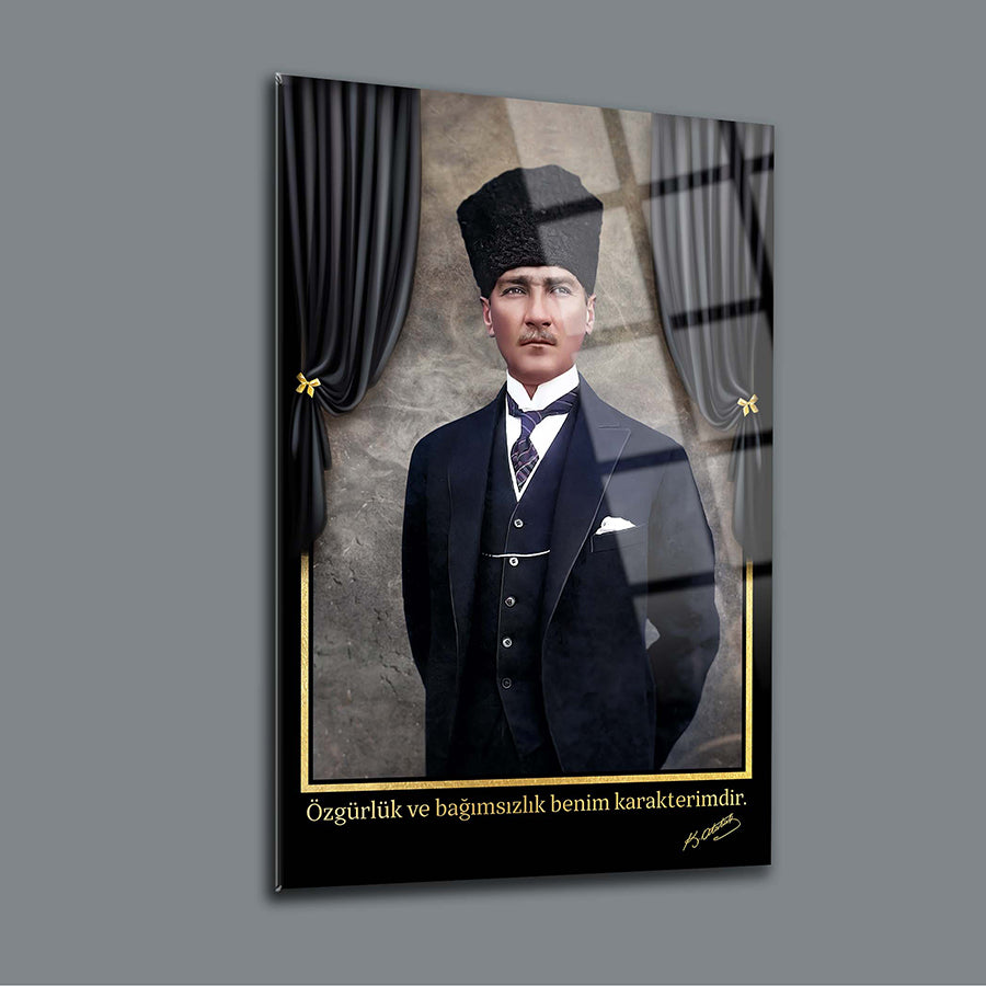 Atatürk 91 Cam Tablo, yüksek kaliteli temper cam ile tasarlanmış, özgürlüğü temsil eden şık düzgün tasarım.