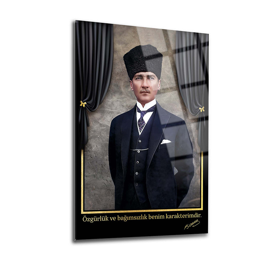 Atatürk 91 Cam Tablo with quote on independence, showcasing high-quality UV printed glass art.