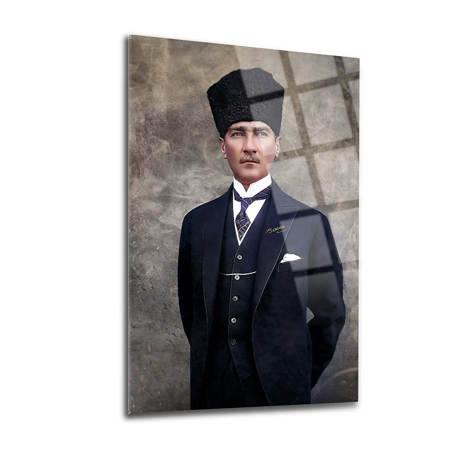 Atatürk 95 Cam Tablo – 4 mm kalınlığında temperlenmiş, özel UV baskı ile tasarlanmış dekoratif cam. Şık ve dayanıklı.