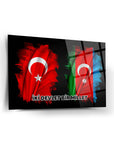 Türk ve Azeri bayraklarının yer aldığı şık cam tablo, özelleştirilmiş UV baskı ile tasarlanmıştır.