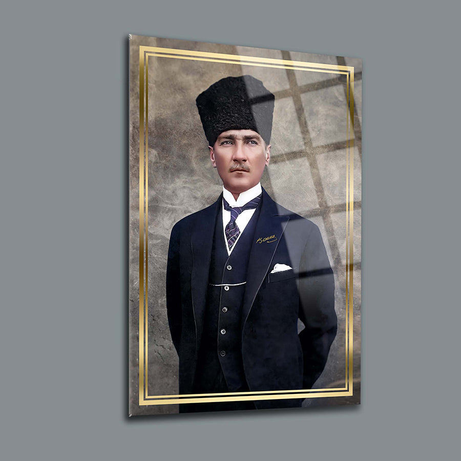 Atatürk 102 Cam Tablo, şık tasarımlı UV baskılı, dayanıklı cam tablo, özel koruma ile gönderilir.