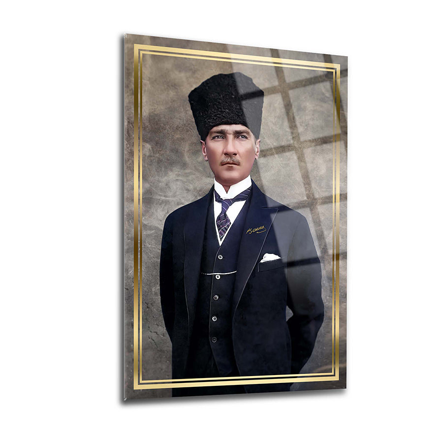 Atatürk 102 Cam Tablo, yüksek kaliteli camdan üretilmiş şık ve dayanıklı iç mekan dekorasyonu.