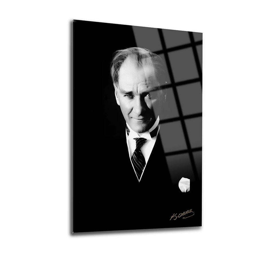 Atatürk 105 Cam Tablo - Black and white tempered glass art featuring a classic portrait design, durable and stylish for home decor.