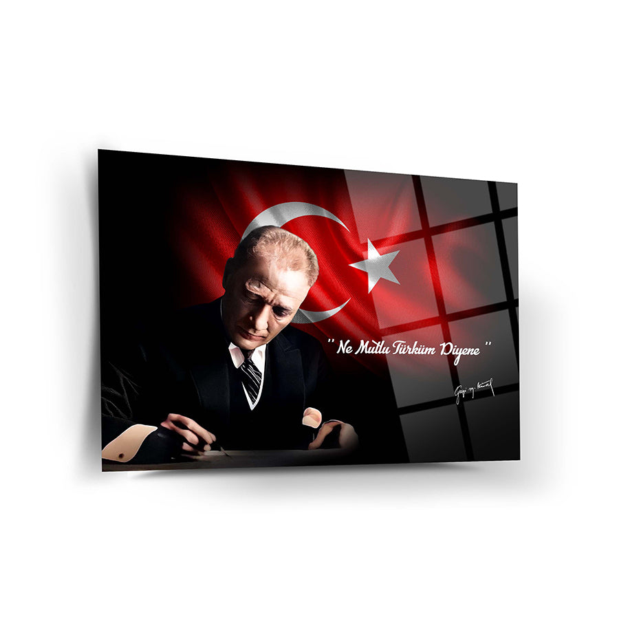 Atatürk 117 Cam Tablo featuring a portrait of Atatürk with Turkish flag, high-quality tempered glass design.