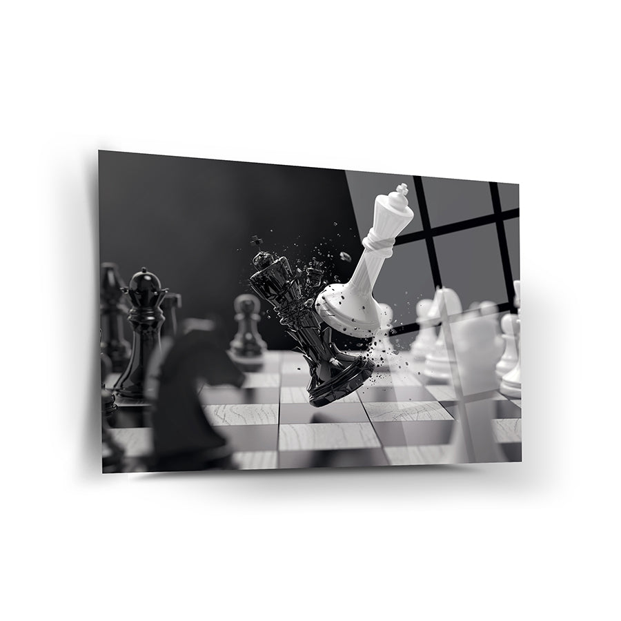 Şah Mat Cam Tablo: Chess pieces in motion captured on high-quality glass with UV printing.