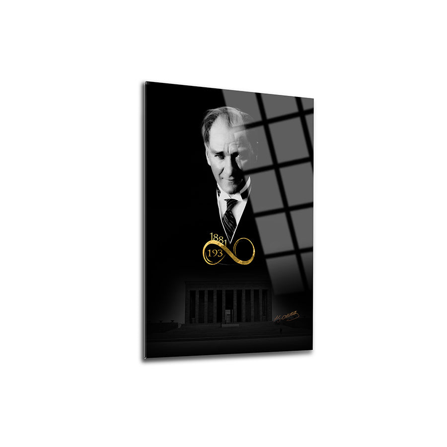 Atatürk 9 Cam Tablo, özel UV baskı ile tasarlanmış 4 mm kalınlığında şık ve dayanıklı cam tablo.